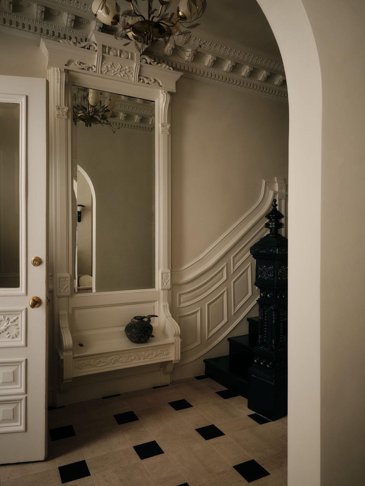 Brooklyn Townhouse entrance hall, Montana Labelle Design